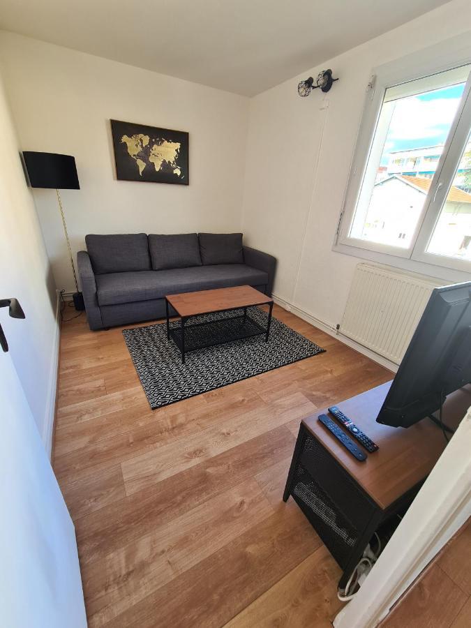 T2 Renove Avec Parking Gratuit Sur Place Daire Valence  Dış mekan fotoğraf