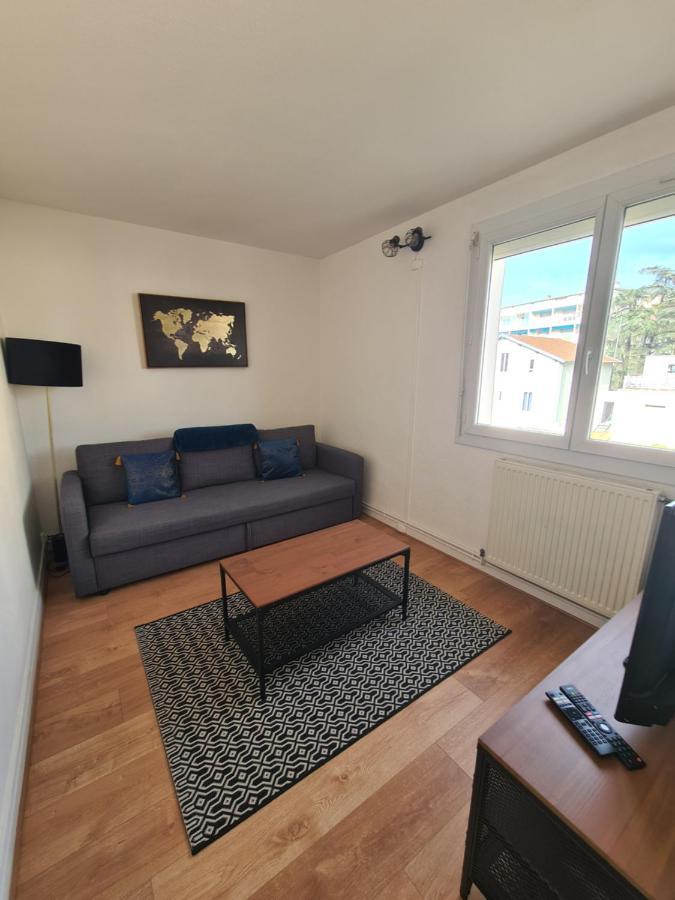 T2 Renove Avec Parking Gratuit Sur Place Daire Valence  Dış mekan fotoğraf